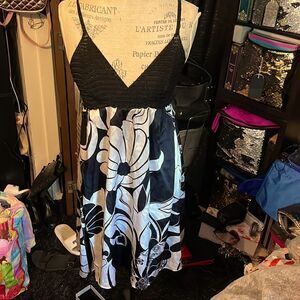 Bebe black & white floral silk crochet bodice babydoll a line dress beach swim